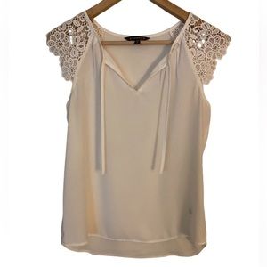 Express Embroidered Lace Shoulder Semi Sheer Top Size Extra Small White